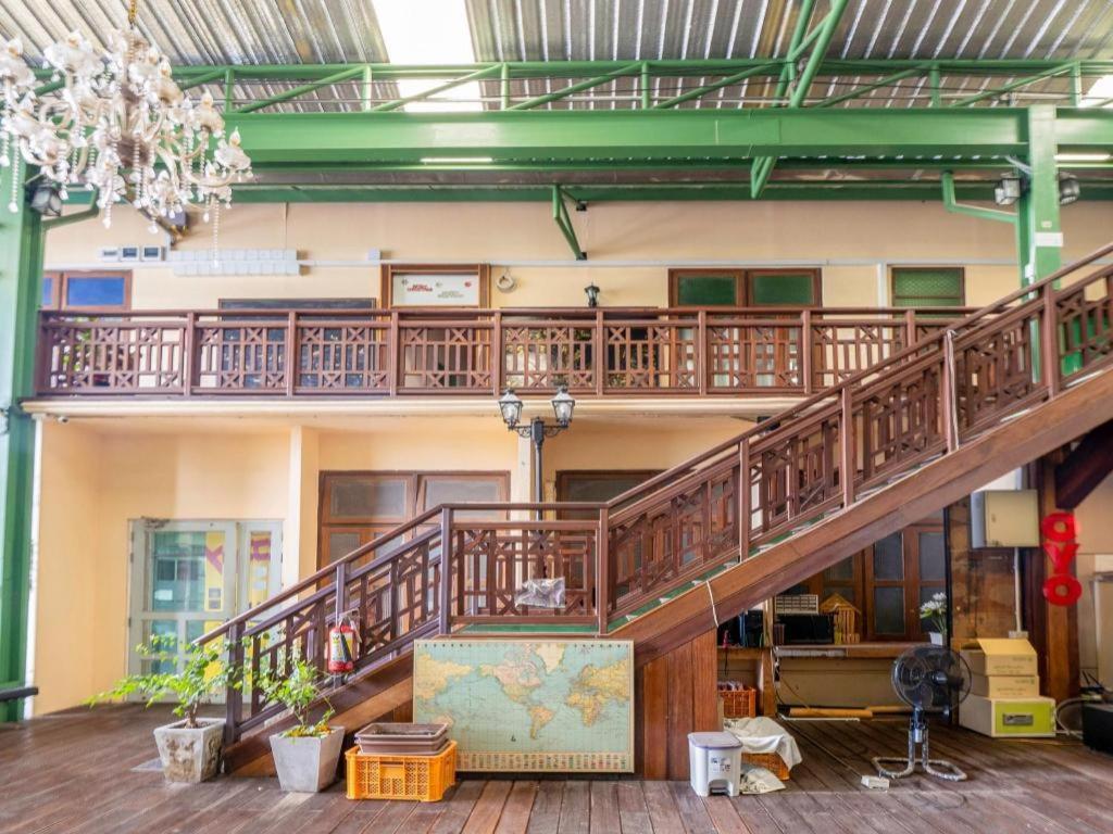 Art Hotel Sanamchai Бангкок Екстер'єр фото