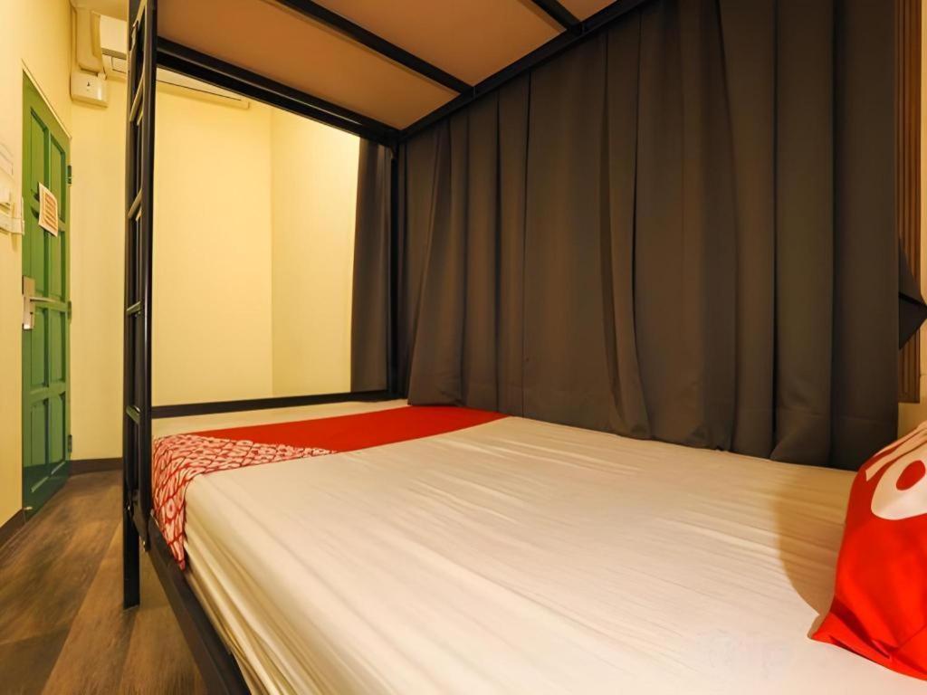 Art Hotel Sanamchai Бангкок Екстер'єр фото